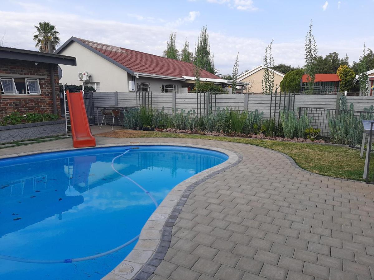 Melsetter'S Guesthouse Bloemfontein Exterior photo