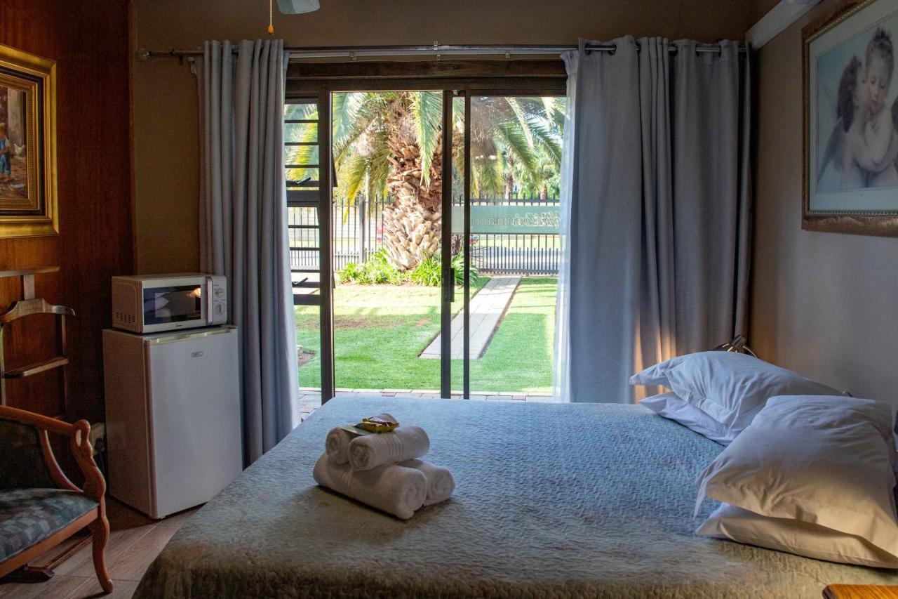Melsetter'S Guesthouse Bloemfontein Exterior photo
