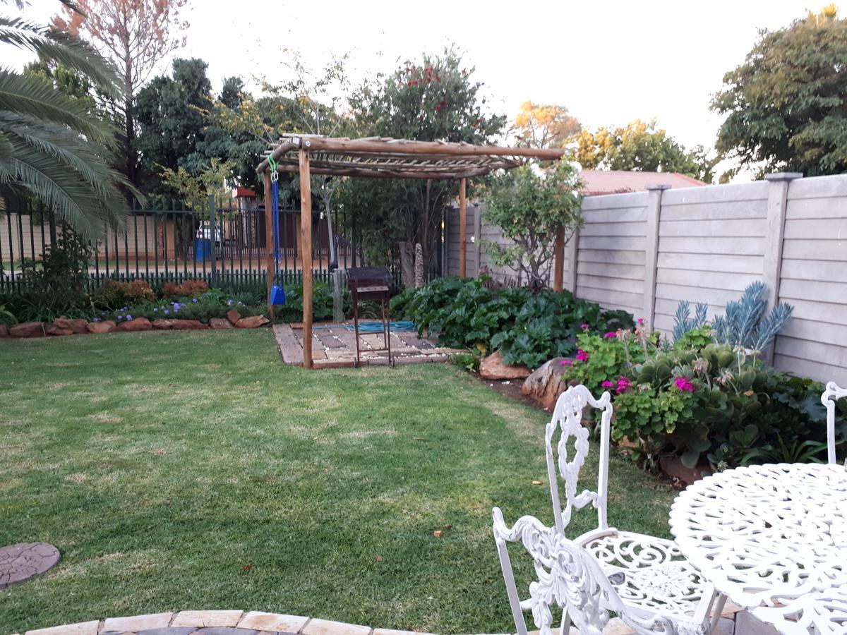 Melsetter'S Guesthouse Bloemfontein Exterior photo