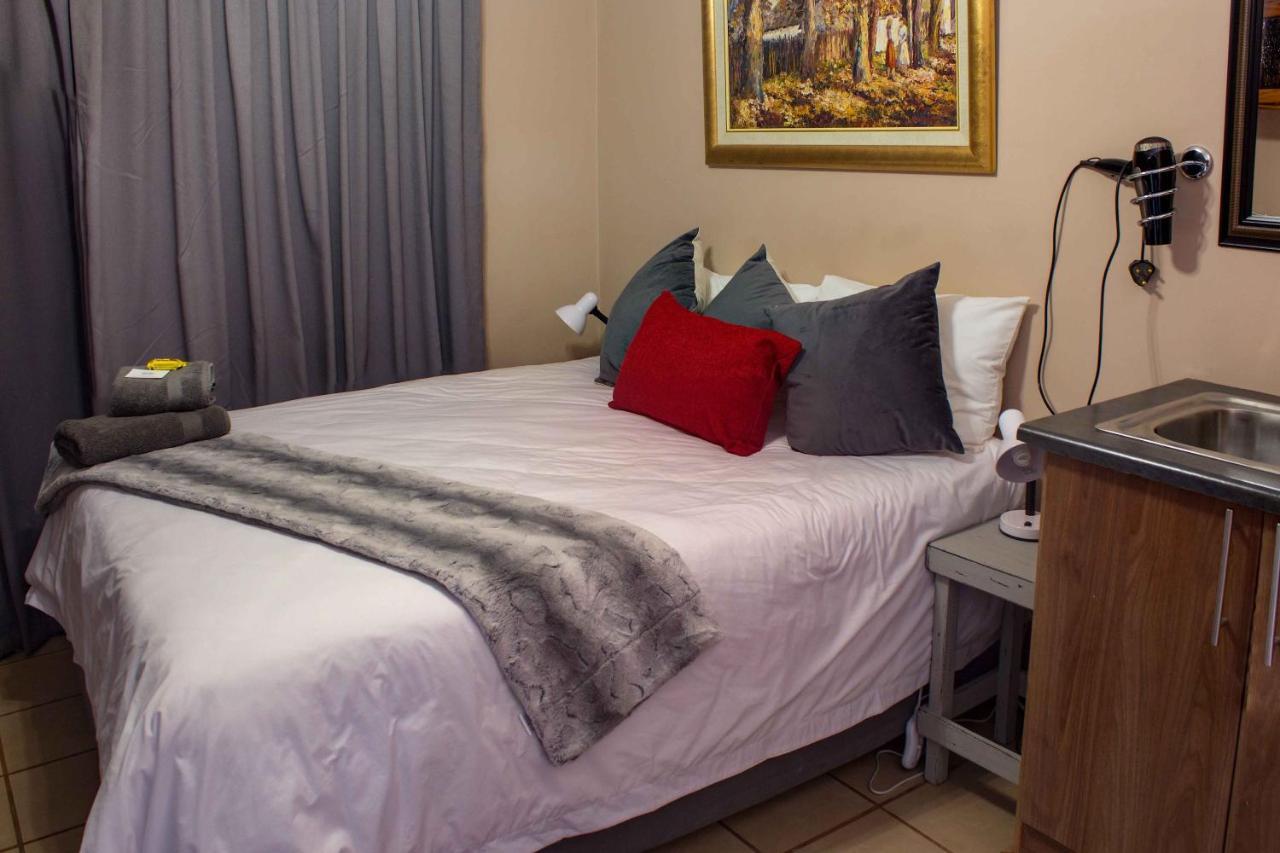 Melsetter'S Guesthouse Bloemfontein Exterior photo